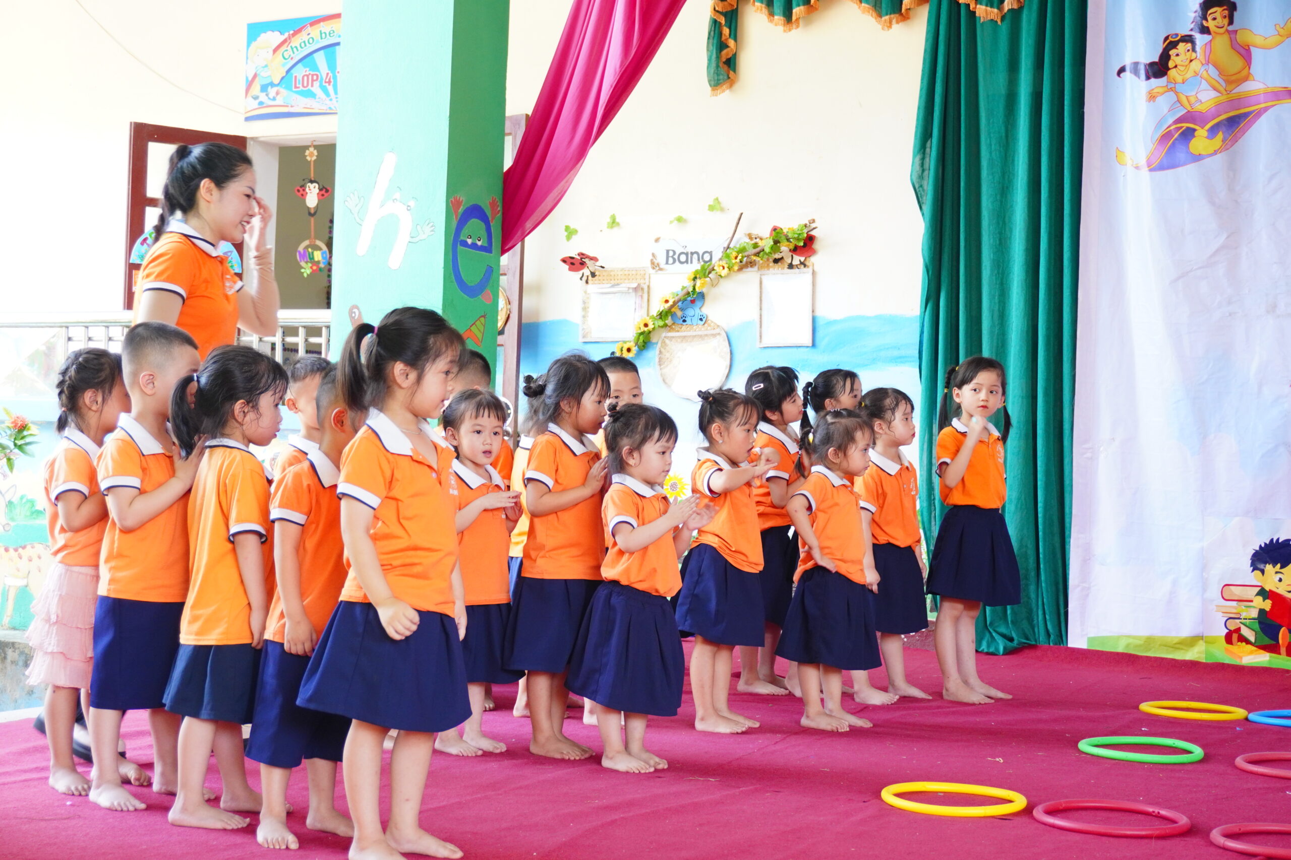 Học sinh Trường Mầm Nam Nam Điền hào hứng, sẵn sàng tham gia các trò chơi Tiếng Anh
