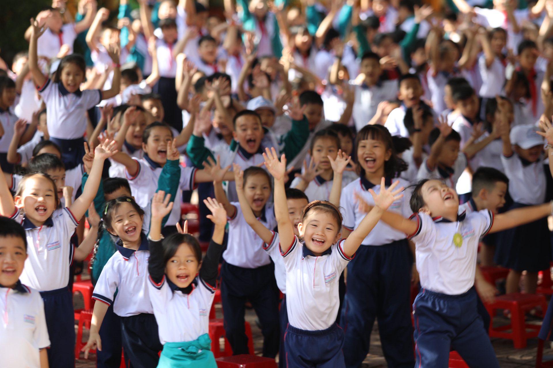 Trung tâm Kỹ năng sống IMA Đắk Lắk tổ chức hai buổi chuyên đề giáo dục kỹ năng sống mang theo những thông điệp sâu sắc về lòng biết ơn, tình yêu thương và động lực học tập.