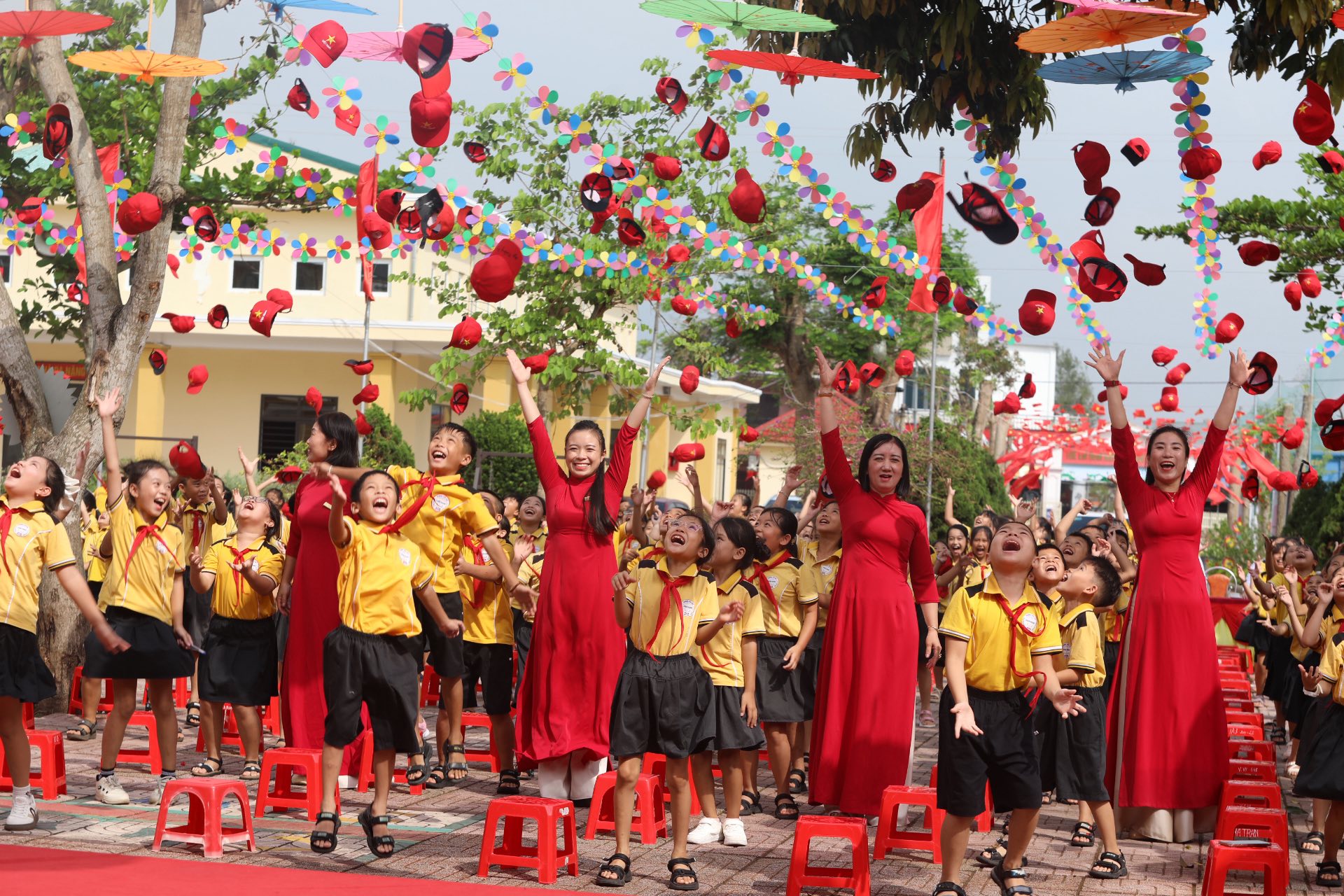 Trường Tiểu học Xuân Giang (Nghi Xuân, Hà Tĩnh) – chuyên đề “Xây dựng văn hóa ứng xử – Trường học hạnh phúc”,
