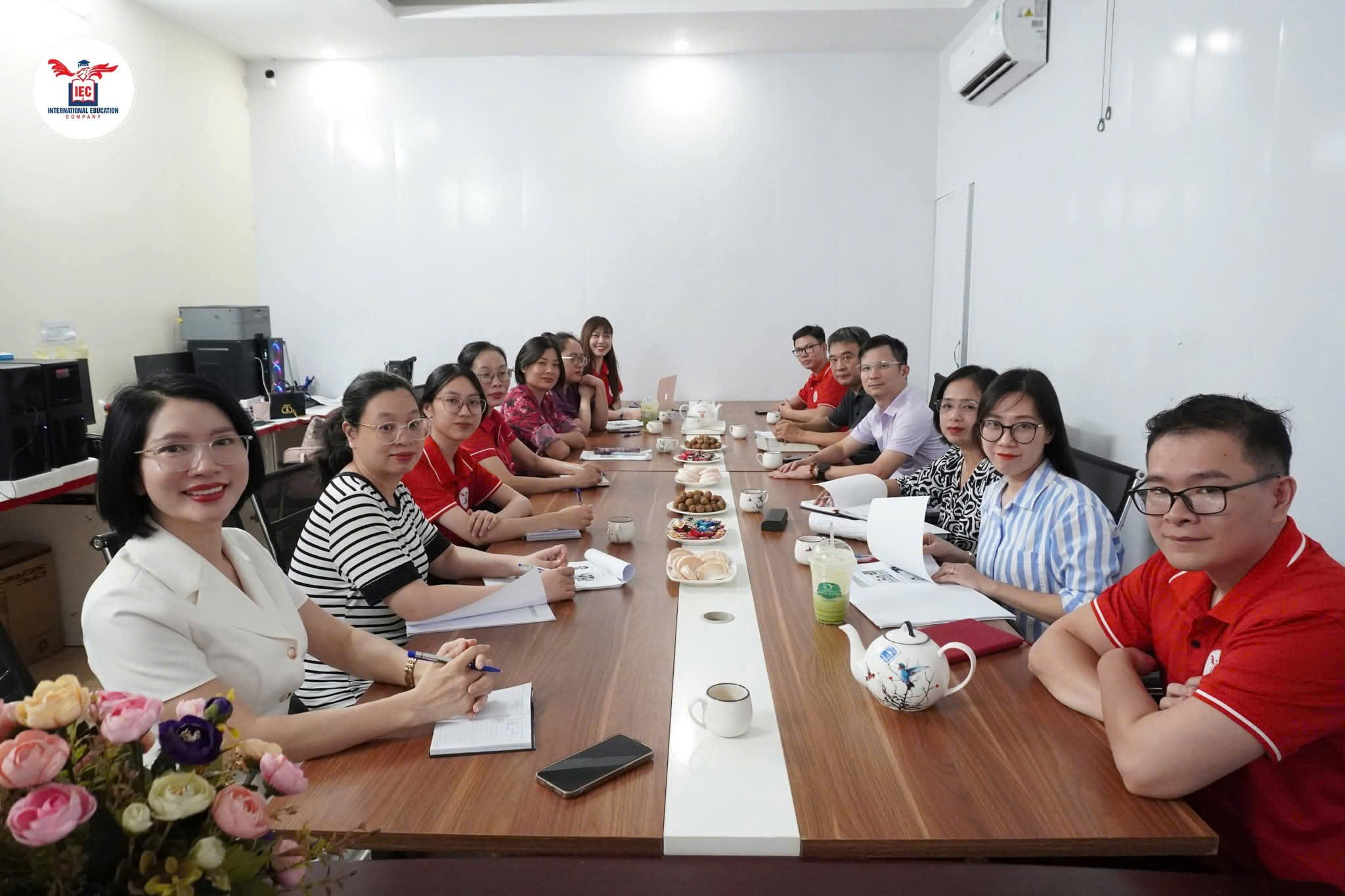 Buổi làm việc của Ban lãnh đạo và phòng Kỹ năng sống IMA Việt Nam