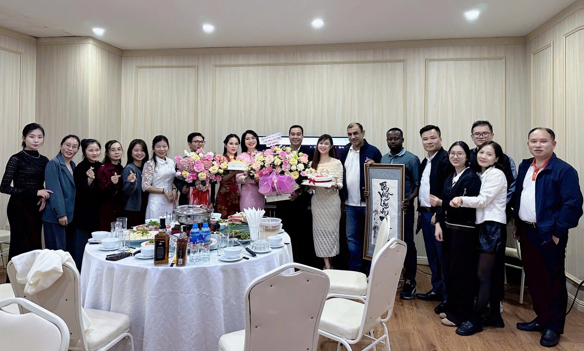 Tập thể cán bộ nhân viên, giáo viên IMA Việt Nam