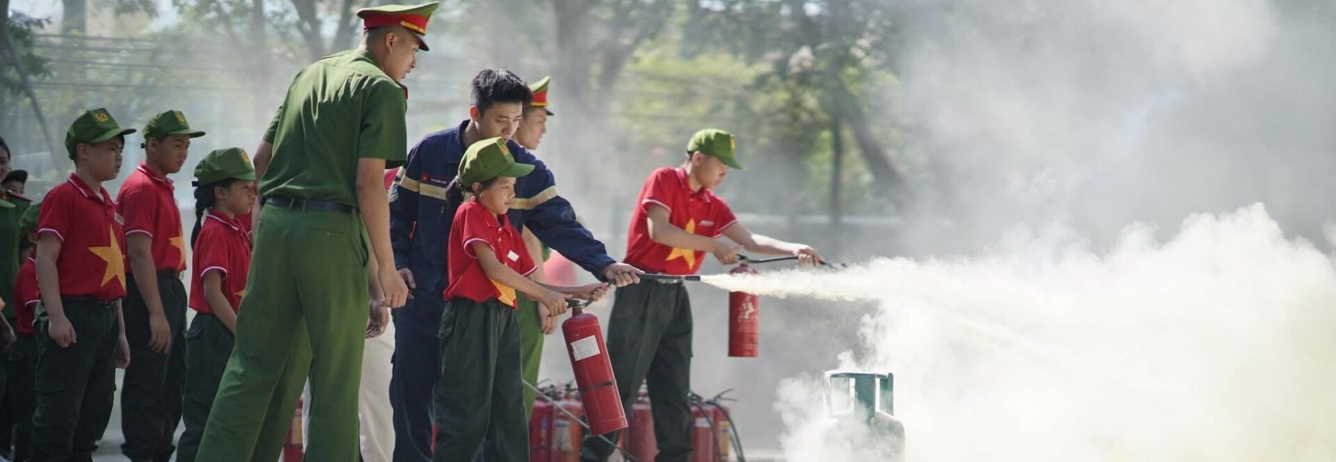 Thực hành trải nghiệm kỹ năng thoát hiểm trong các tình huống thực tế - IMA Việt Nam