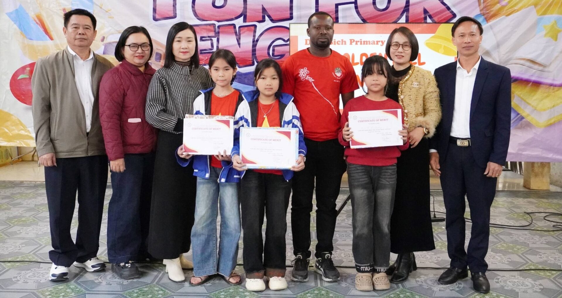 Những chiến binh tiếng Anh xuất sắc của trường Tiểu học Diễn Bích